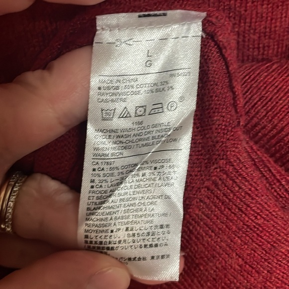 Banana Republic size L Red Crewneck Long Sleeve Lightweight Luxe Yarn Sweater - Picture 6 of 7